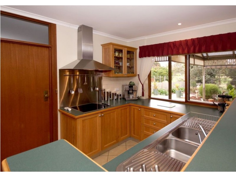 15 Ridgway Drive, Flagstaff Hill SA 5159