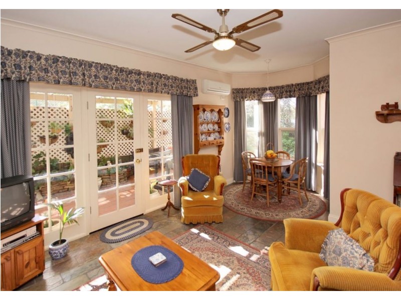 1A Horseshoe Drive, Aberfoyle Park SA 5159