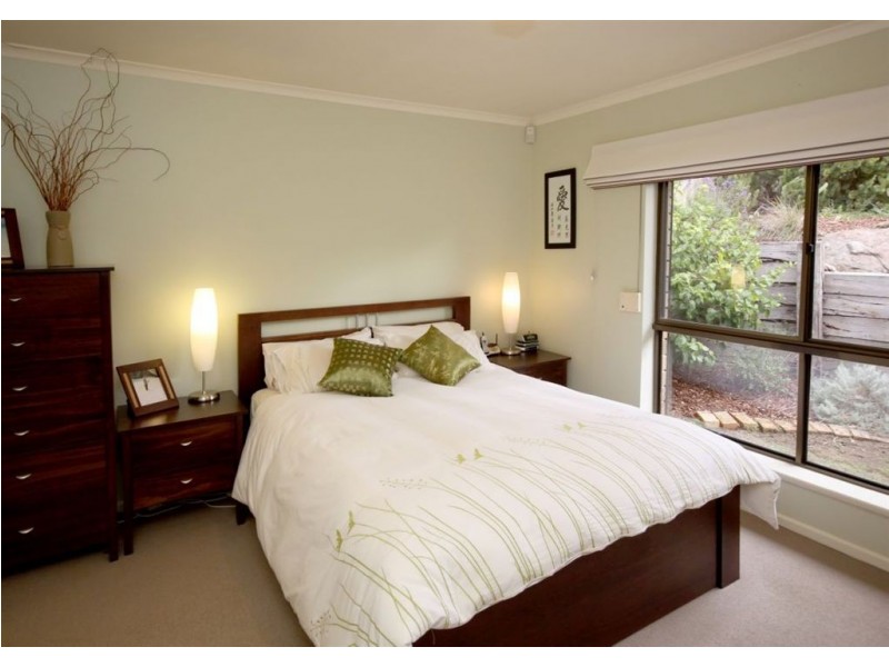 10 Crossing Road, Aberfoyle Park SA 5159