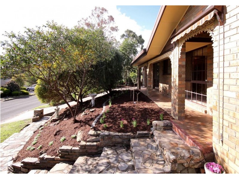 14 Horseshoe Drive, Aberfoyle Park SA 5159