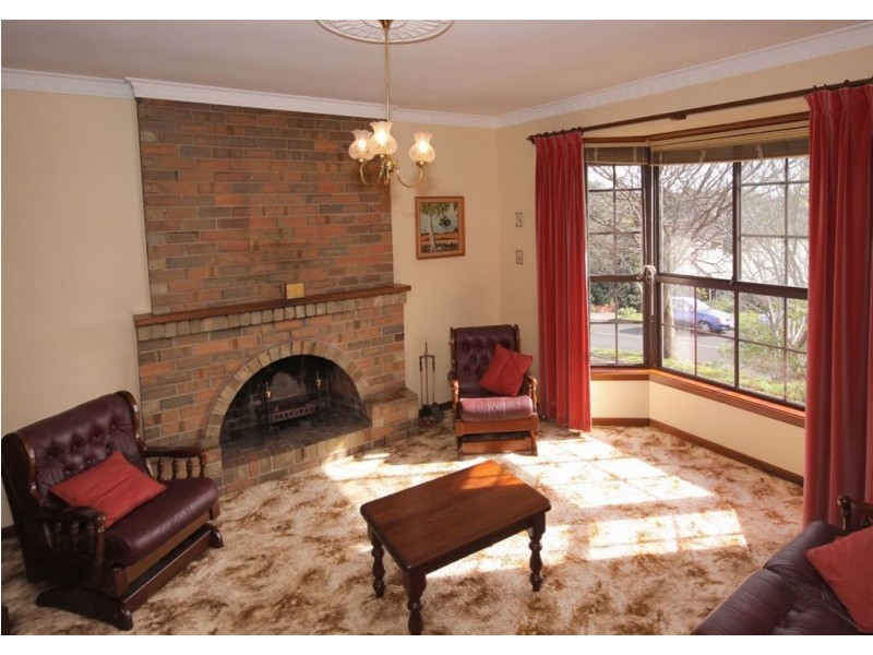 14 Horseshoe Drive, Aberfoyle Park SA 5159