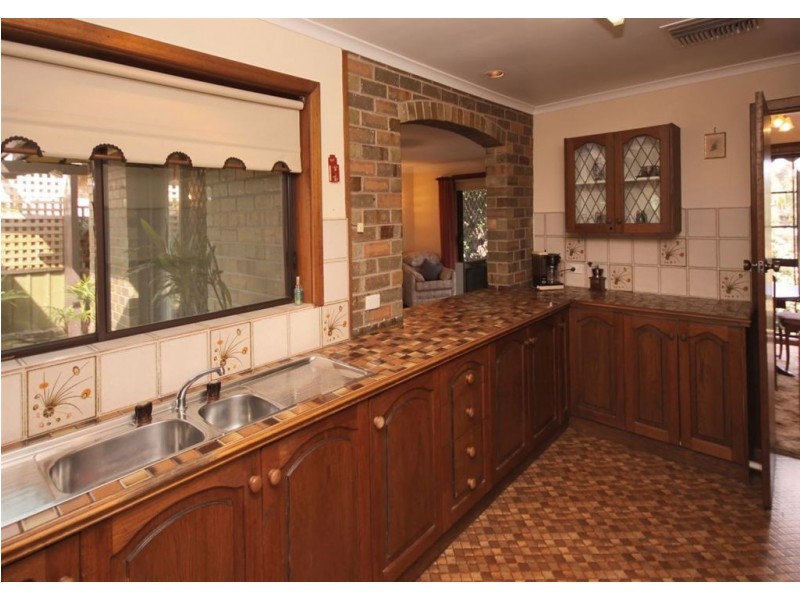 14 Horseshoe Drive, Aberfoyle Park SA 5159