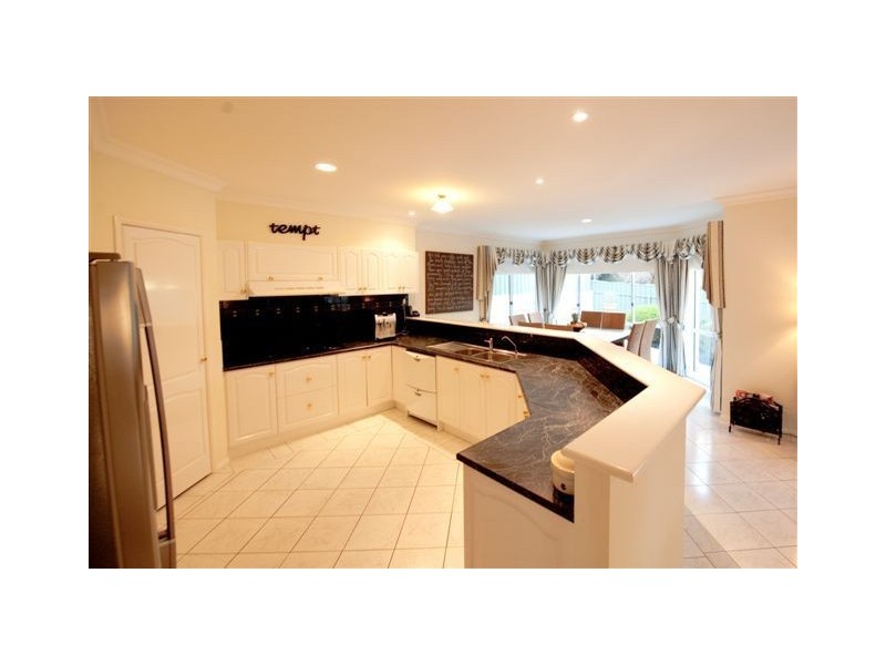 1 Myna Court, Flagstaff Hill SA 5159