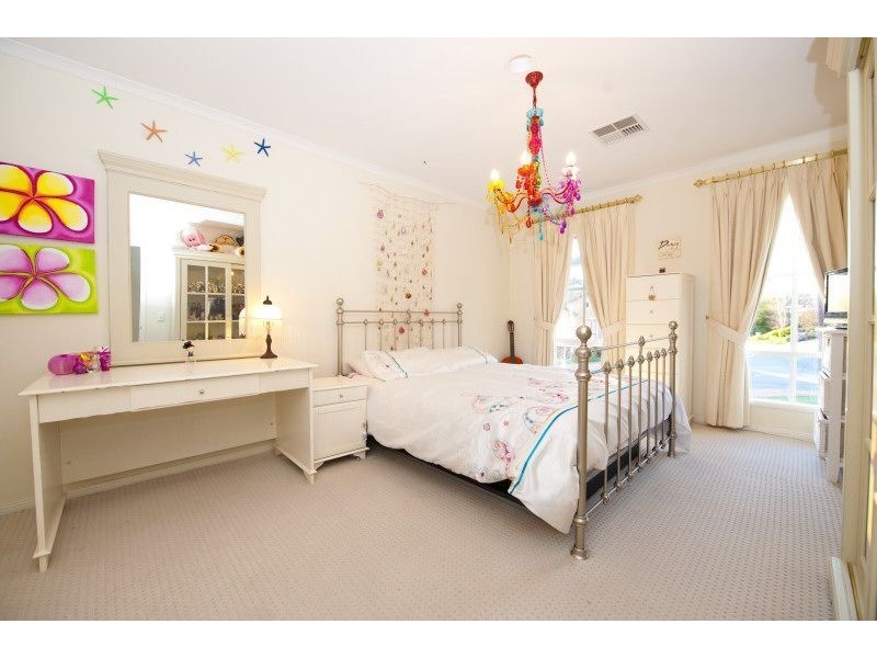 1 Myna Court, Flagstaff Hill SA 5159