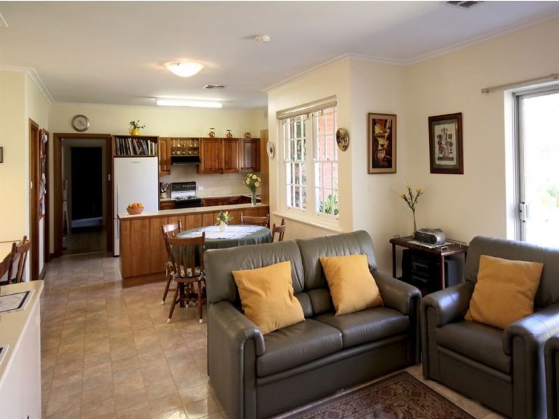 97 Daveys Road, Flagstaff Hill SA 5159