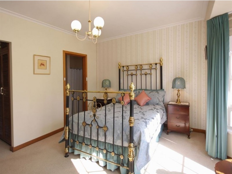 97 Daveys Road, Flagstaff Hill SA 5159