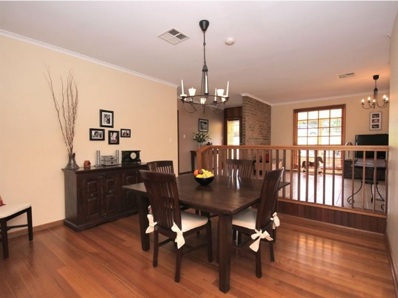 8 Sheoak Crescent, Aberfoyle Park SA 5159