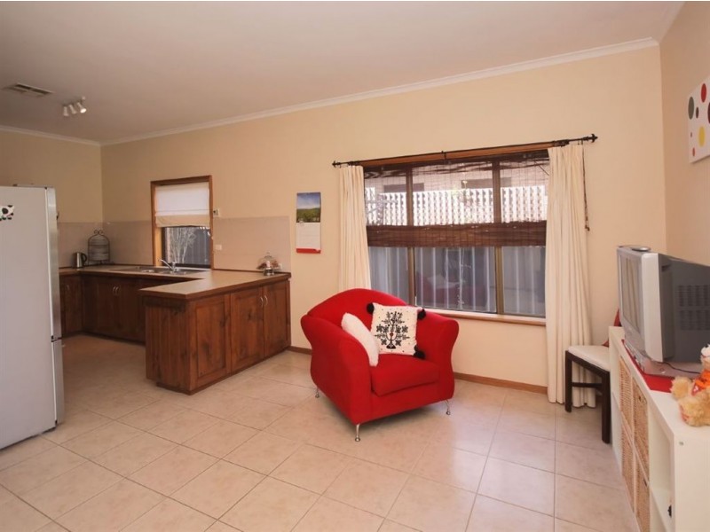 8 Sheoak Crescent, Aberfoyle Park SA 5159