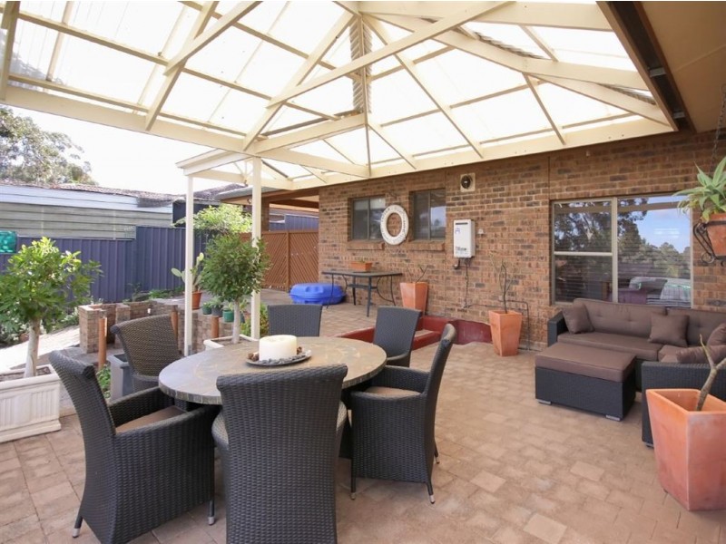 8 Sheoak Crescent, Aberfoyle Park SA 5159