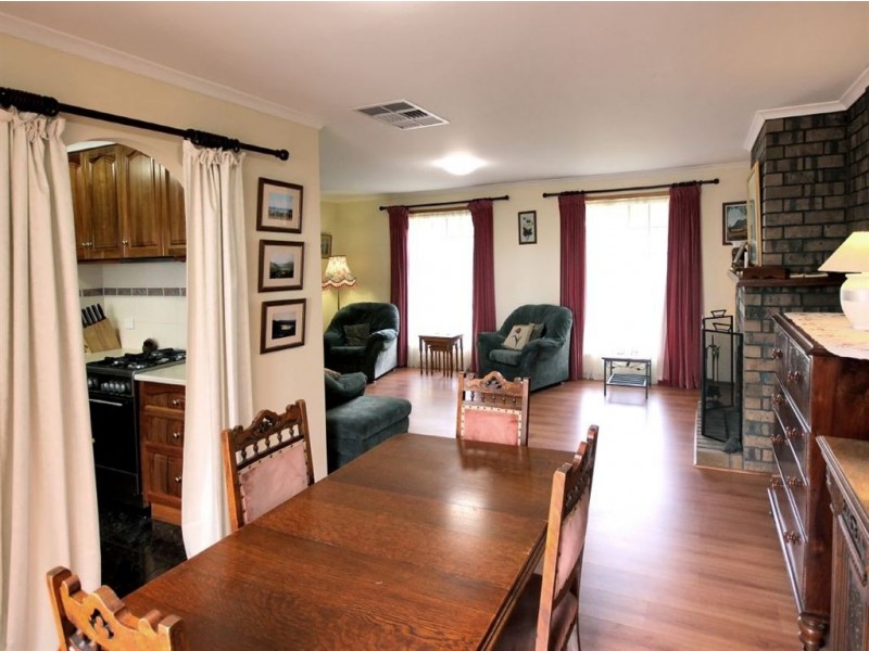 41 Oakridge Road, Aberfoyle Park SA 5159