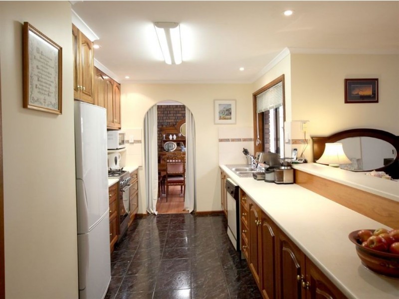 41 Oakridge Road, Aberfoyle Park SA 5159