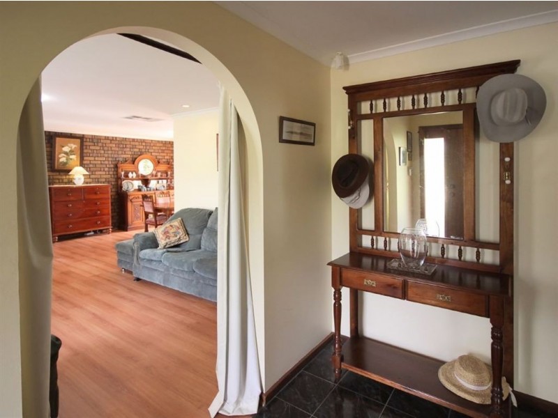 41 Oakridge Road, Aberfoyle Park SA 5159