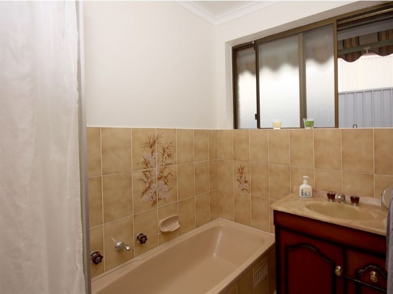 36 Roxanne Avenue, Aberfoyle Park SA 5159