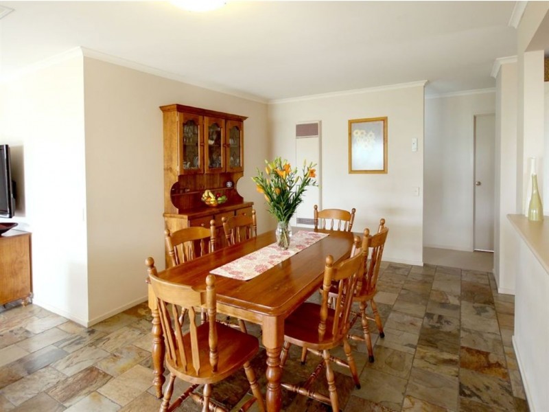 9 Gleneagles Road, Aberfoyle Park SA 5159