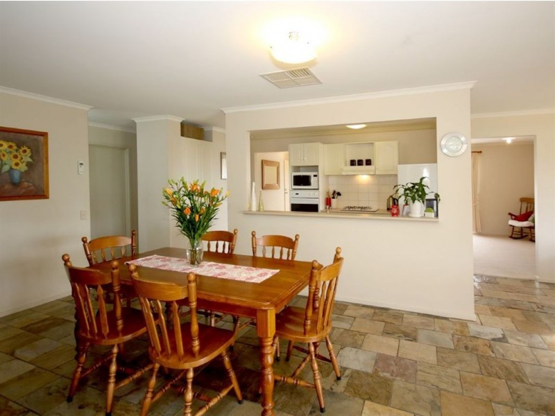 9 Gleneagles Road, Aberfoyle Park SA 5159
