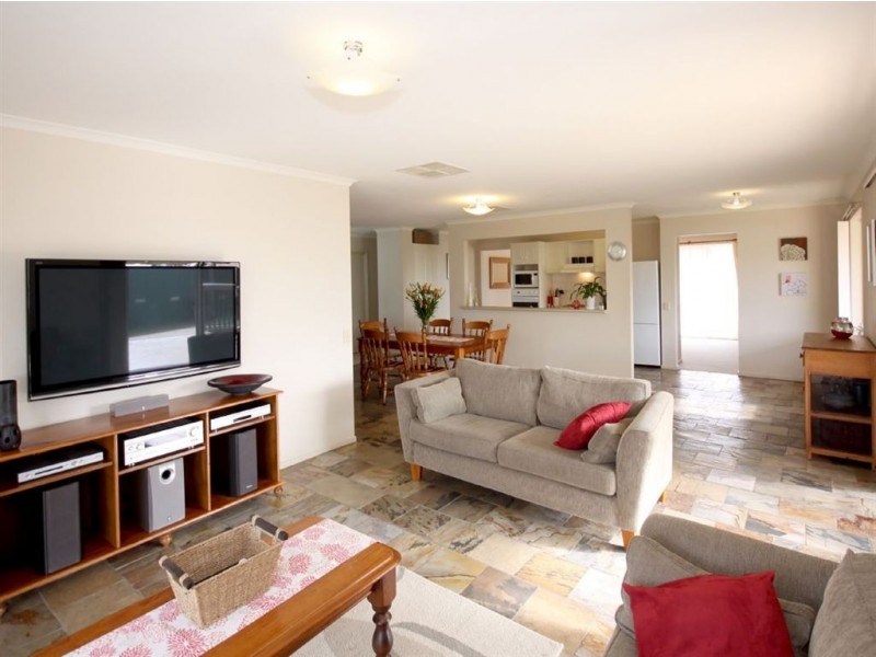 9 Gleneagles Road, Aberfoyle Park SA 5159
