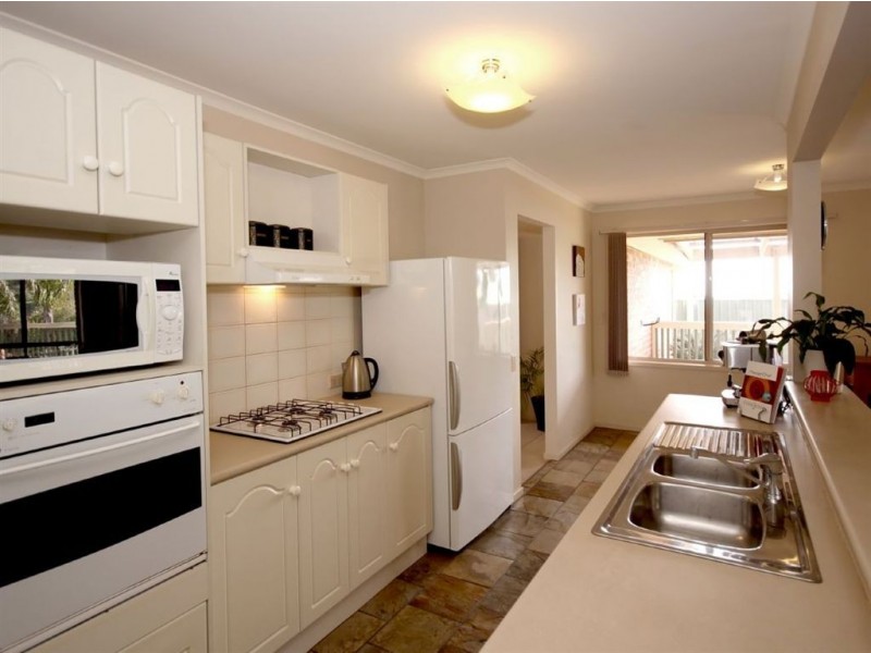 9 Gleneagles Road, Aberfoyle Park SA 5159
