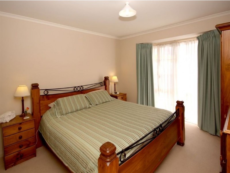 9 Gleneagles Road, Aberfoyle Park SA 5159