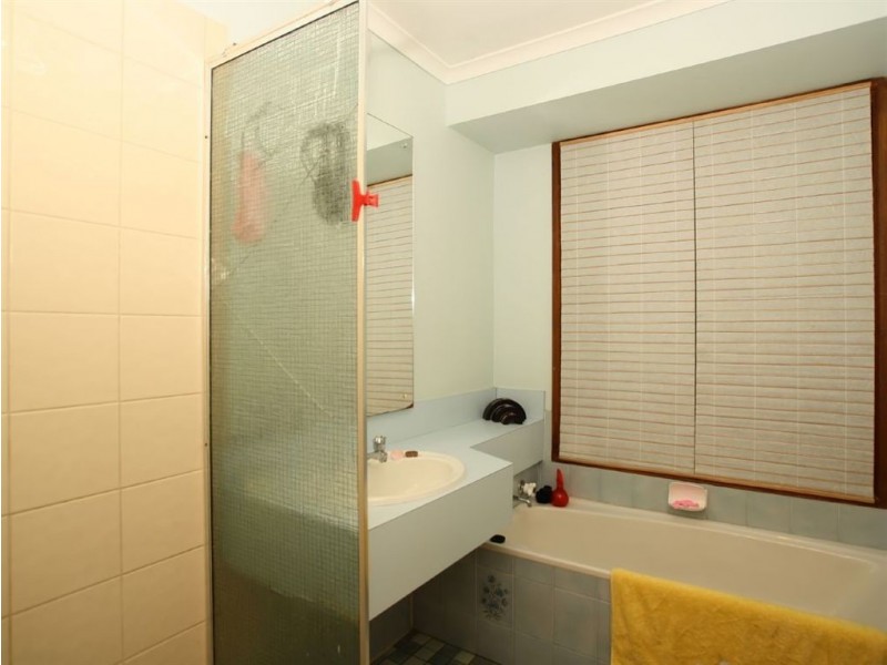 17 Sherwood Avenue, Happy Valley SA 5159