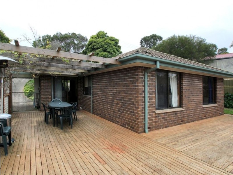 17 Sherwood Avenue, Happy Valley SA 5159