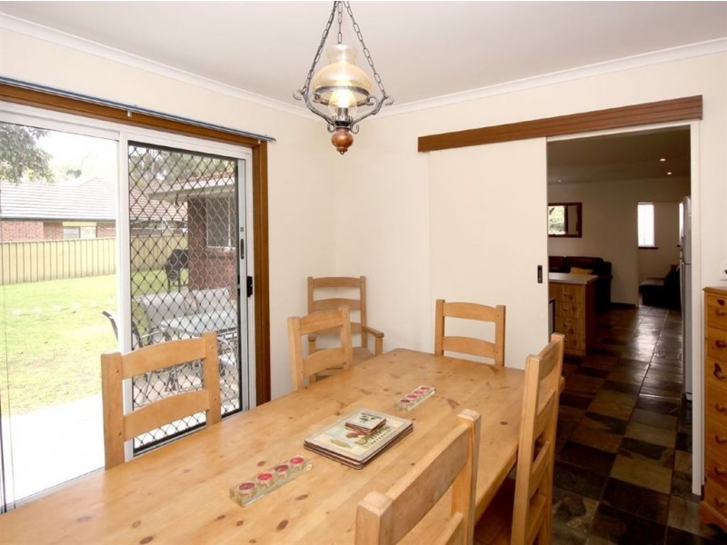 16 Woodlea Drive, Aberfoyle Park SA 5159