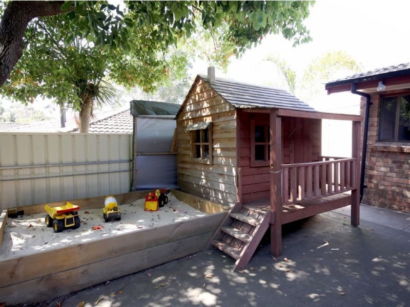 7 Dumphries Street, Flagstaff Hill SA 5159