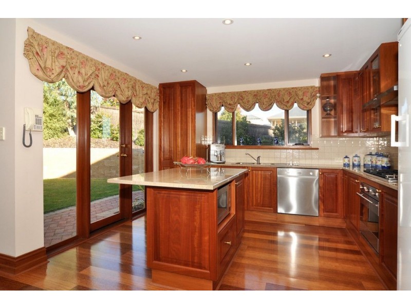 3 Plantation Avenue, Flagstaff Hill SA 5159