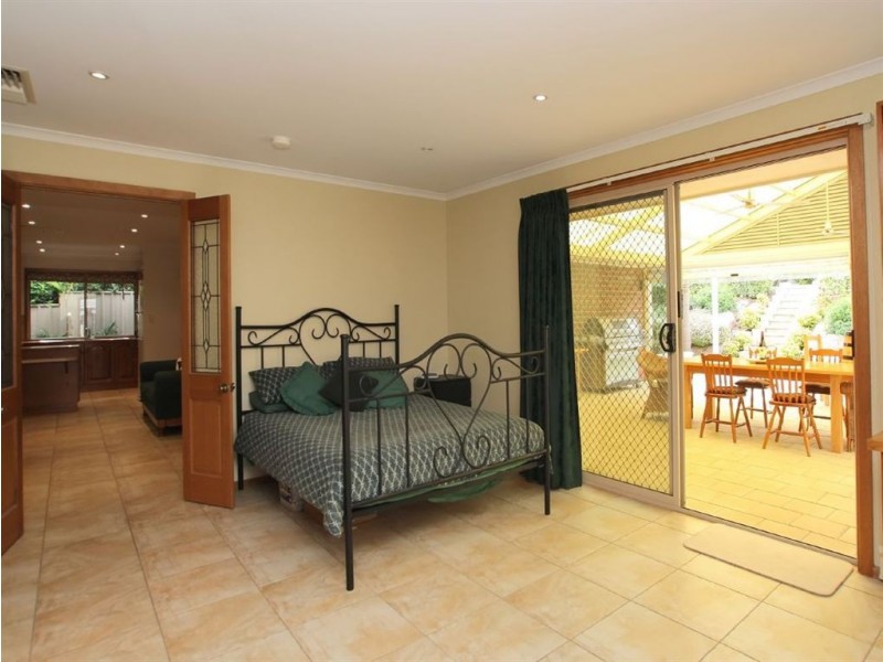 10 Jutland Parade, Woodcroft SA 5162