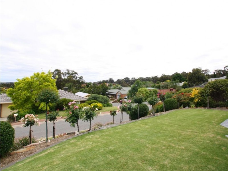 10 Jutland Parade, Woodcroft SA 5162