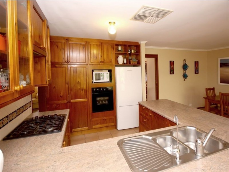 6 Lexcen Grove, Happy Valley SA 5159