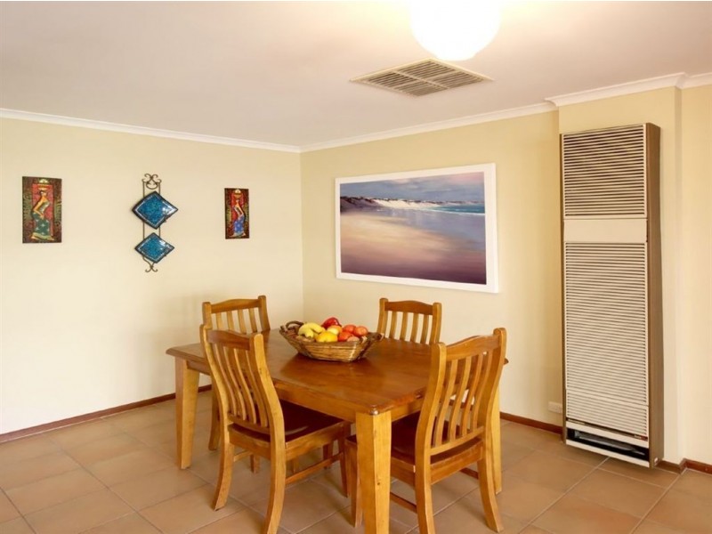 6 Lexcen Grove, Happy Valley SA 5159