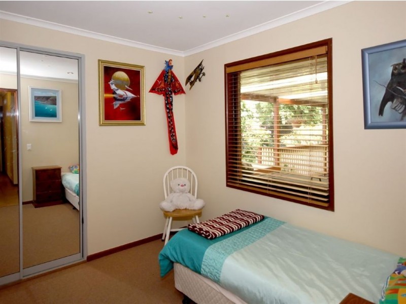 6 Lexcen Grove, Happy Valley SA 5159