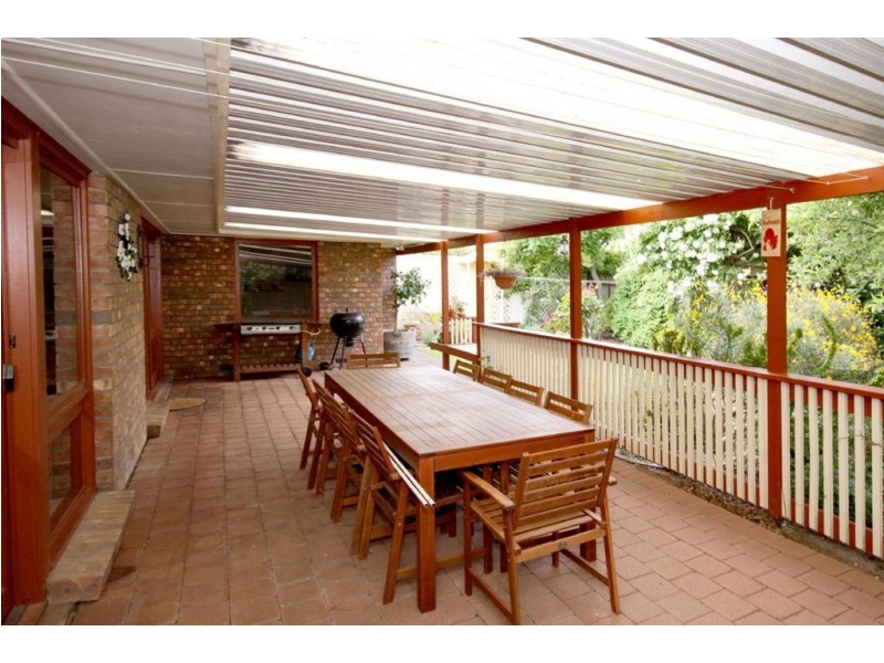 6 Lexcen Grove, Happy Valley SA 5159