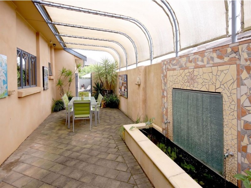 24 Gleneagles Road, Aberfoyle Park SA 5159