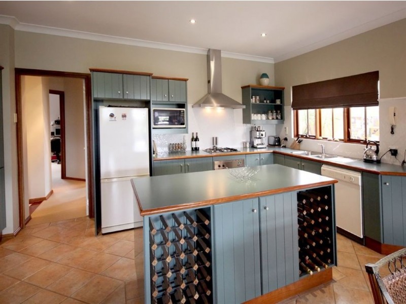24 Gleneagles Road, Aberfoyle Park SA 5159