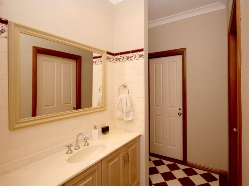 24 Gleneagles Road, Aberfoyle Park SA 5159