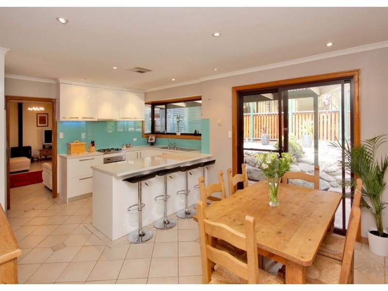 6 Huon Court, Flagstaff Hill SA 5159