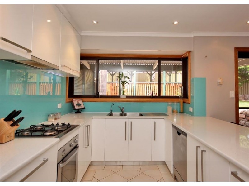 6 Huon Court, Flagstaff Hill SA 5159