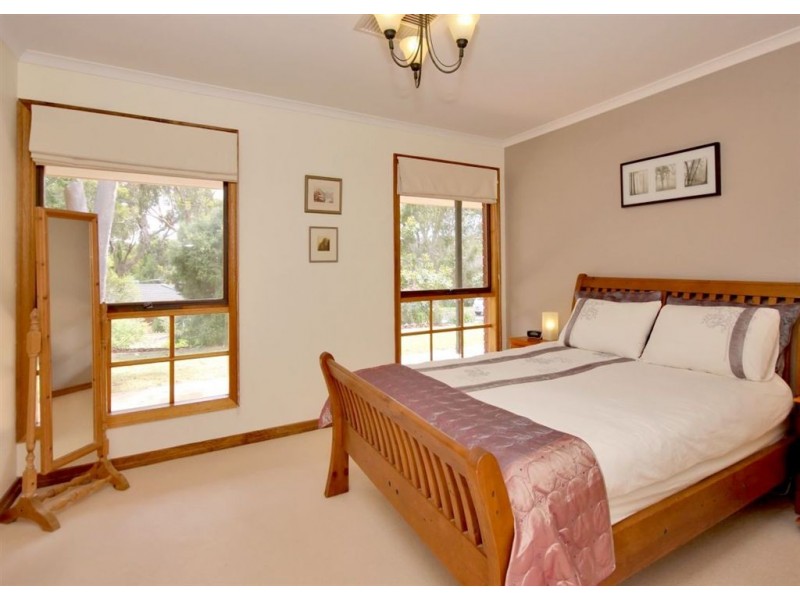 6 Huon Court, Flagstaff Hill SA 5159