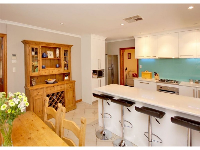 6 Huon Court, Flagstaff Hill SA 5159