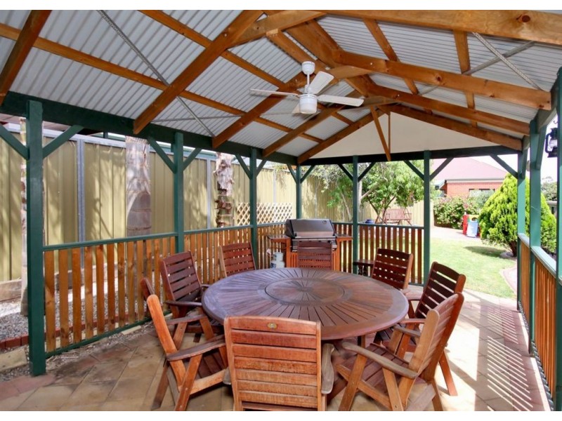 6 Huon Court, Flagstaff Hill SA 5159