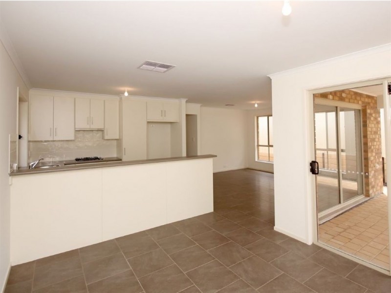 6 York Drive, Flagstaff Hill SA 5159