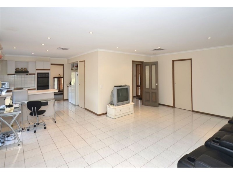 3 Shelter Court, Aberfoyle Park SA 5159