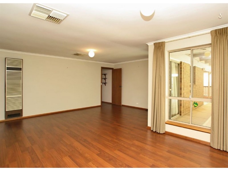 9 Dennis Street, Happy Valley SA 5159