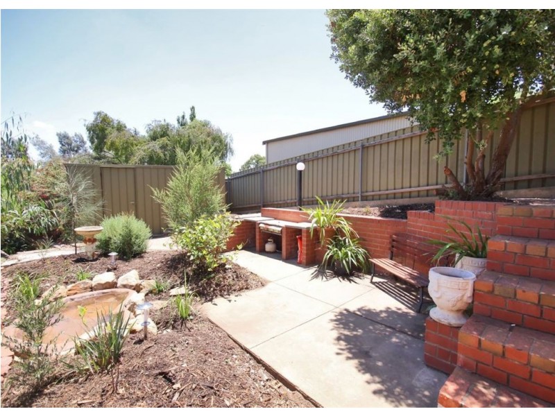 15 Horseshoe Drive, Aberfoyle Park SA 5159