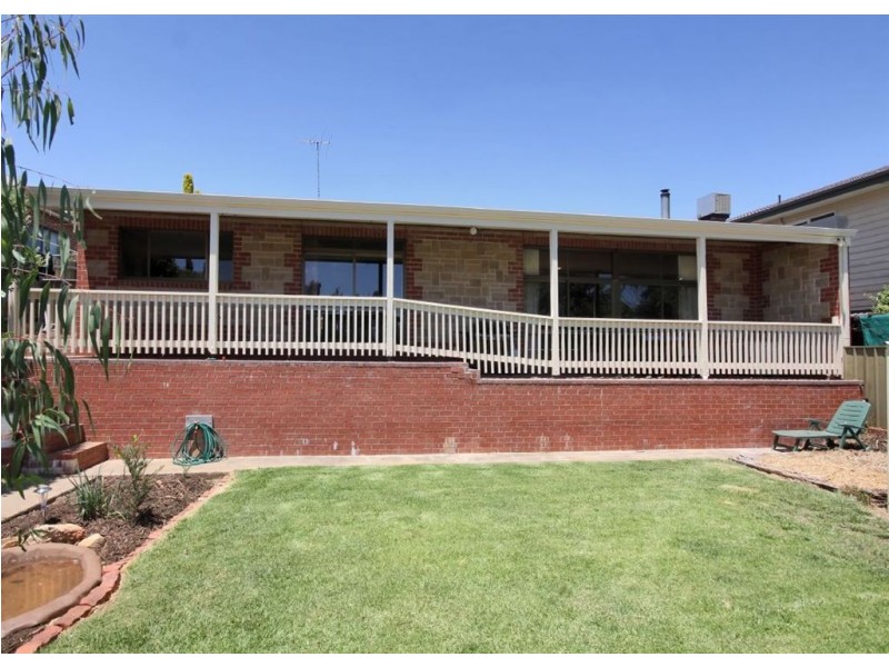 15 Horseshoe Drive, Aberfoyle Park SA 5159