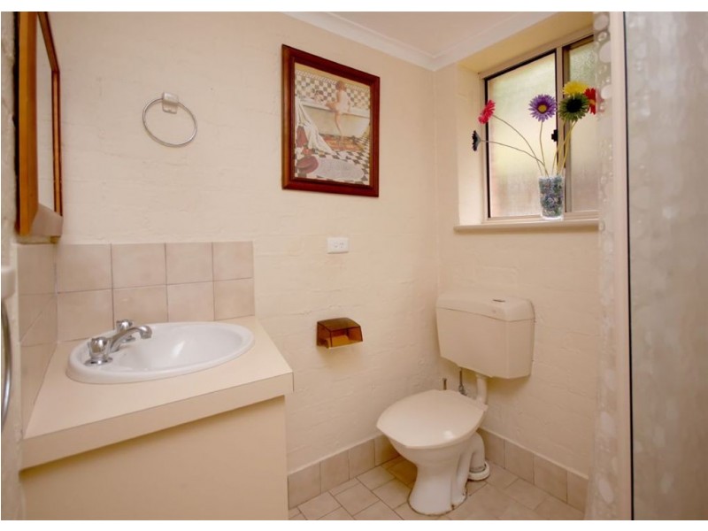 24 Banksia Road, Aberfoyle Park SA 5159