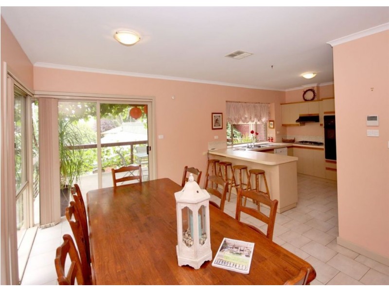 24 Banksia Road, Aberfoyle Park SA 5159