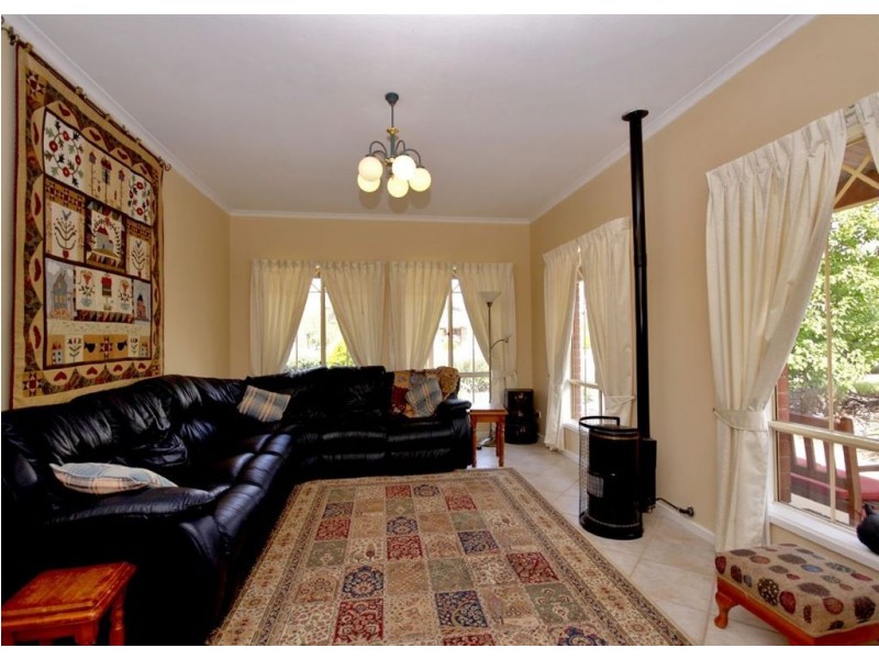 8 Gleneagles Road, Aberfoyle Park SA 5159