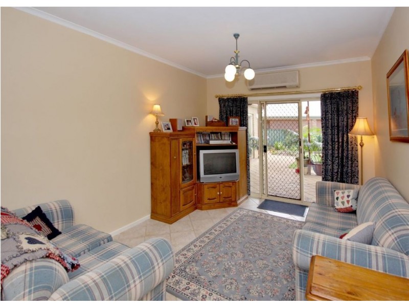 8 Gleneagles Road, Aberfoyle Park SA 5159